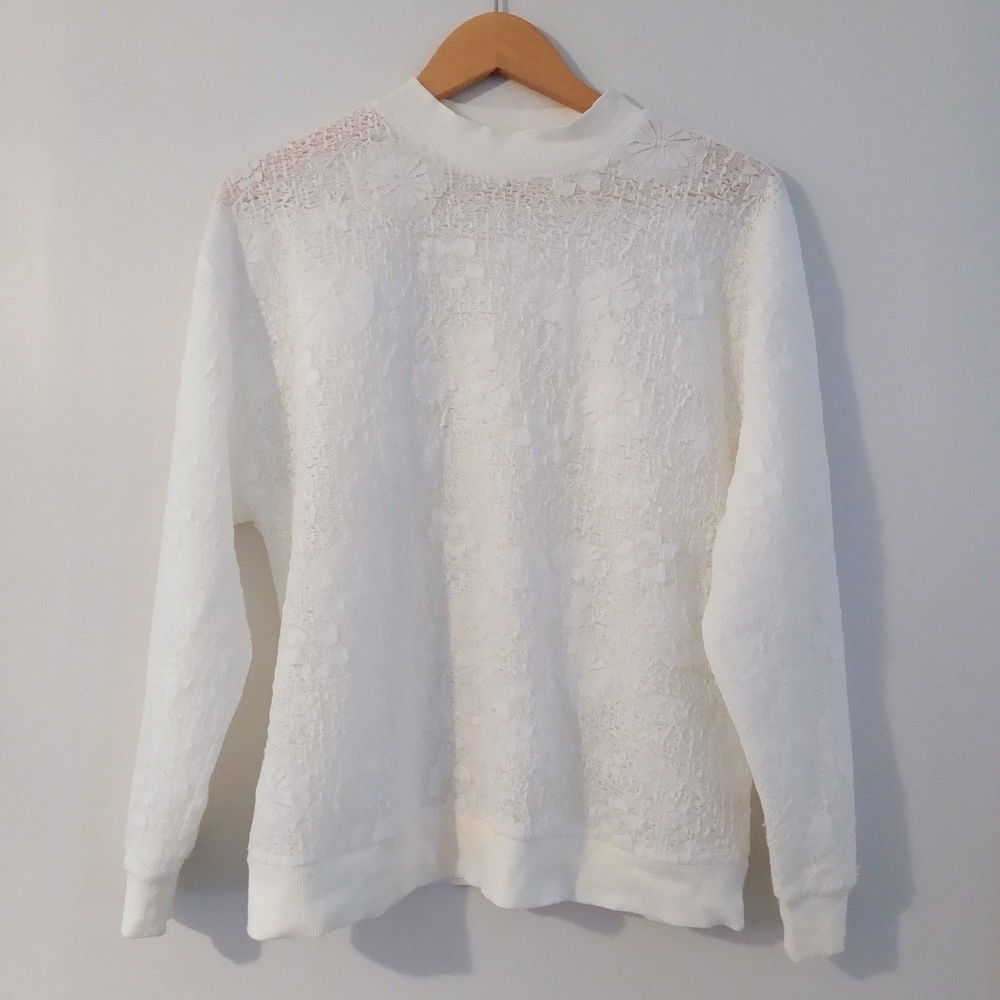 Elegant White Lace Women's Sweater